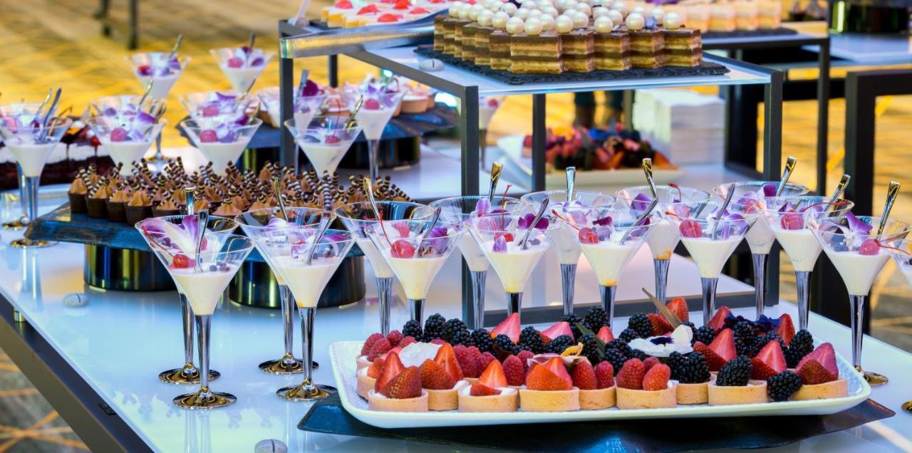 Holiday Inn Edmonton South - Evario Events By Ihg Buitenkant foto