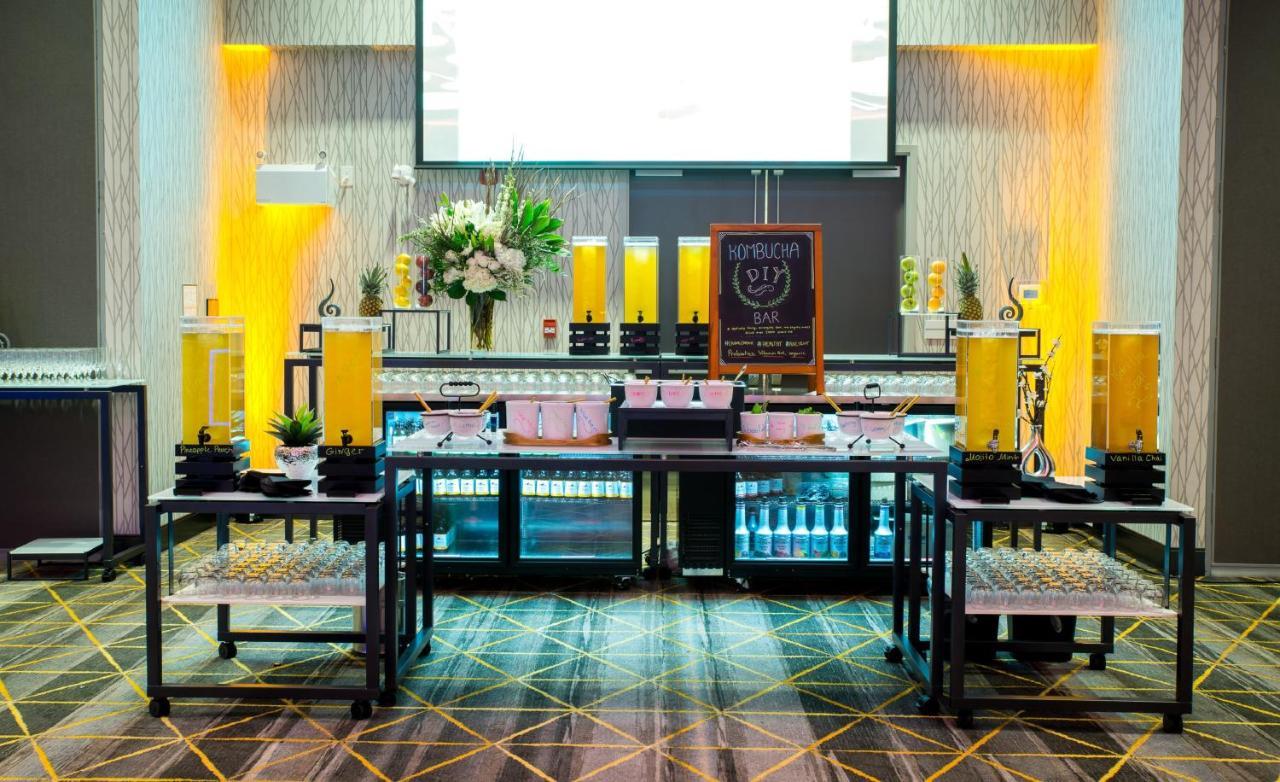 Holiday Inn Edmonton South - Evario Events By Ihg Buitenkant foto