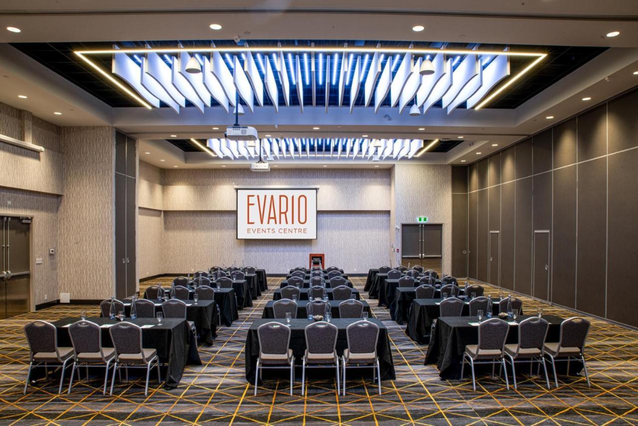 Holiday Inn Edmonton South - Evario Events By Ihg Buitenkant foto